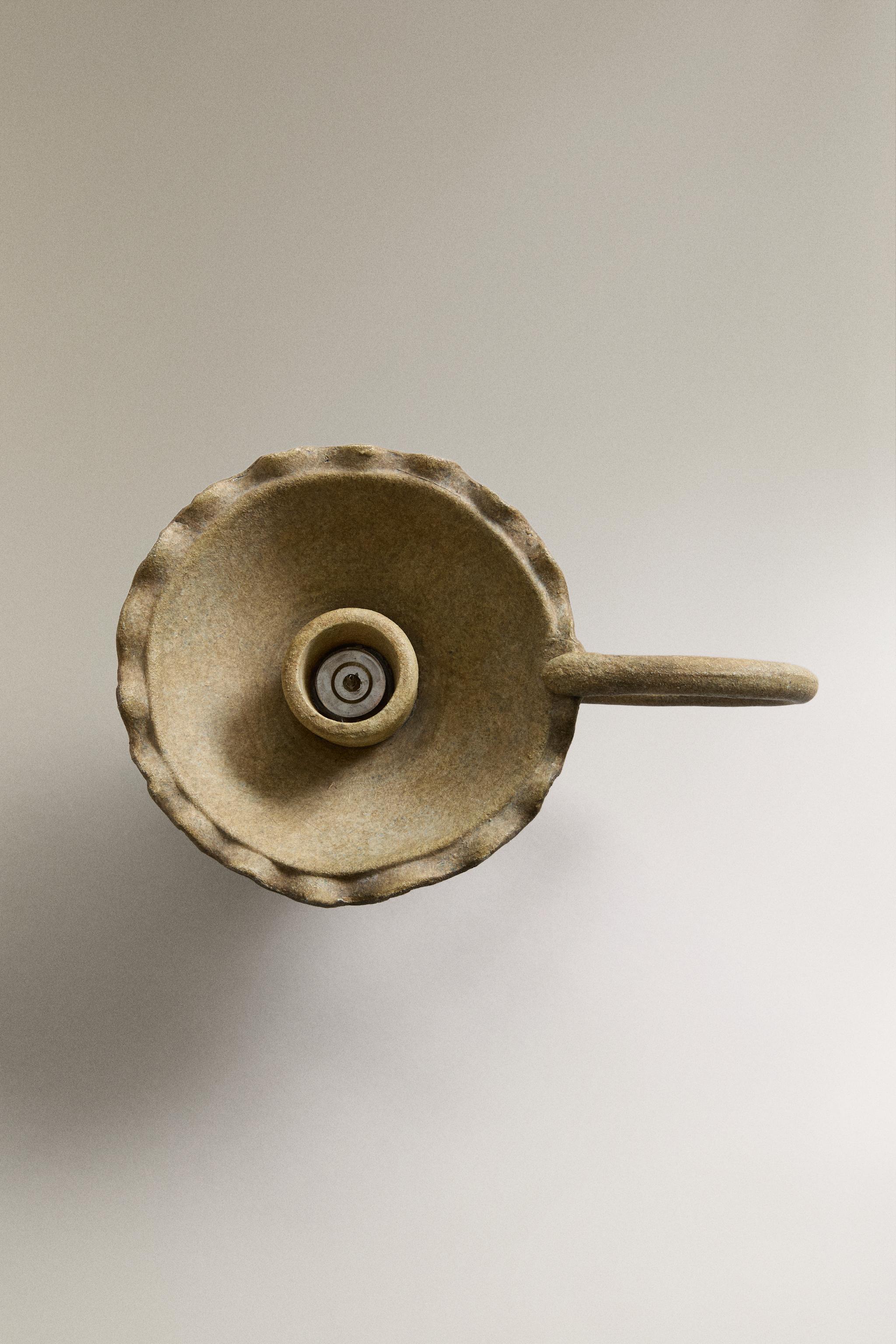 WAVY CERAMIC CANDLEHOLDER